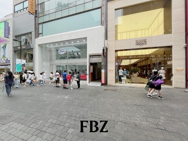 [월요기획] 지금 매출 제일 좋은 상권?! '외국인 잡은 명동'   1629-Image